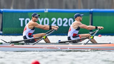 Hugo BOUCHERON et Matthieu ANDRODIAS lors des épreuves d'aviron aux JO 2021.