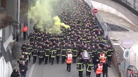 Strasbourg: les pompiers dans la rue contre les agressions dont ils sont la cible