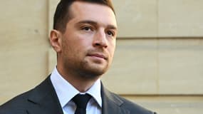 Le président du parti d'extrême droite français Rassemblement national (RN) et député européen Jordan Bardella suite à une réunion avec le Premier ministre français dans le cadre des consultations sur la représentation proportionnelle à l'hôtel Matignon à Paris, le 30 avril 2025. (Photo d'illustration)