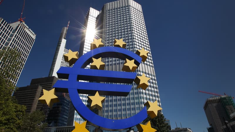 La BCE, avec son plan de rachats de dettes, est en grande partie responsable de la chute des taux, voire de leur niveaux négatifs désormais.