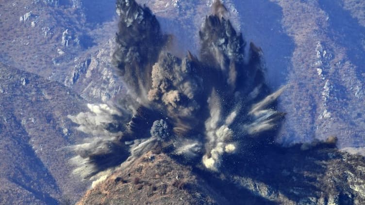 Pyongyang a détruit ses dix postes-frontières à l'explosif.
