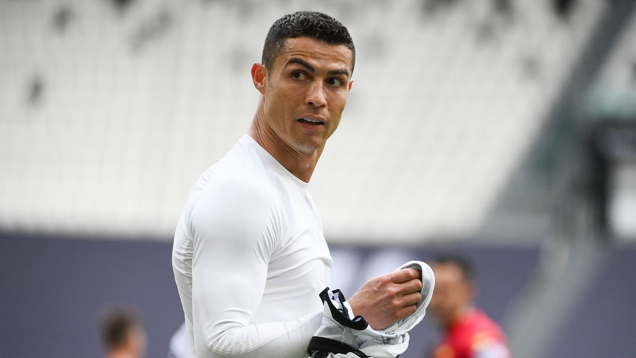 Juventus: Ronaldo throws away his jersey at the end of the match and  creates a little discomfort | The Indian Paper