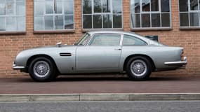 La DB5 "Bond Car" de 1965 vendue aux enchères.