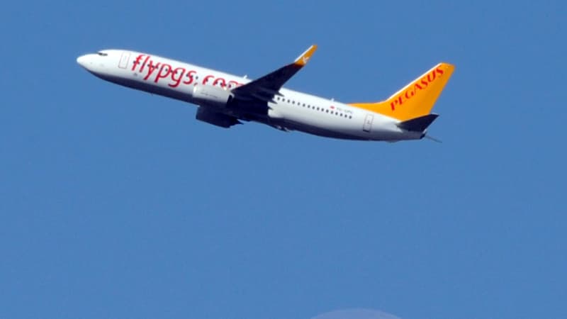 Sanctions: la compagnie turque Pegasus Airlines suspend temporairement ses vols vers la Russie