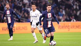 Lionel Messi devant Alexis Sanchez au Vélodrome