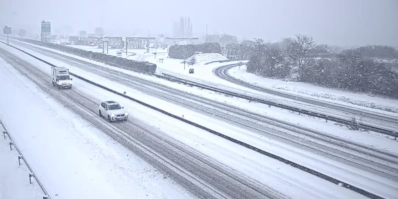 L'A6 à Villabé (Essonne) lors des chutes de neige le 7 janvier 2026.