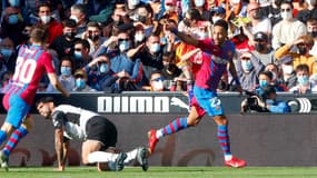 Pierre-Emerick Aubameyang célèbre un but avec le Barça en Liga, le 20 février 2022