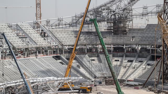 Travaux pour la construction d'un stade au Qatar