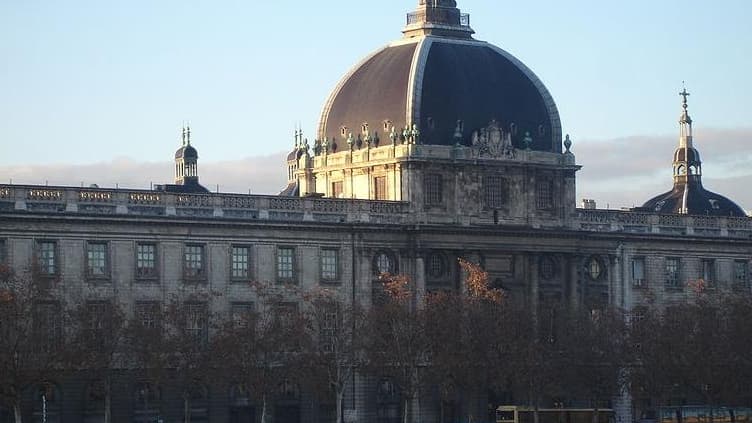 La façade de l'Hôtel-Dieu de Lyon