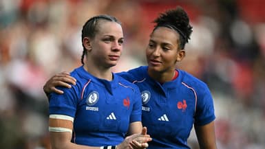 La tristesse des Bleues Marine Menager et Kelly Arbey après la défaite face à l'Angleterre le 20 septembre 2025 à Bristol
