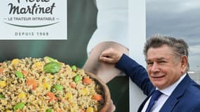 Pierre Martinet, fondateur et pdg du groupe éponyme devant le siège de l'entreprise à  Saint-Quentin-Fallavier le 11 mars 2021