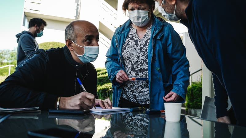 Plusieurs syndicats de médecins libéraux demandent à leur caisse de retraite d'annuler une partie des cotisations et de verser une aide financière à chaque praticien