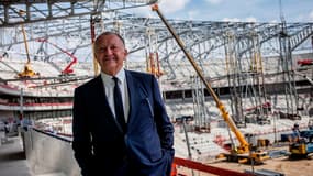 Jean-Michel Aulas pendant la construction du nouveau stade de l'OL