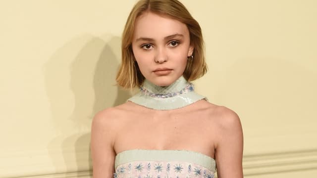 Lily-Rose Depp à l'occasion du défilé Métiers d'art de Chanel.