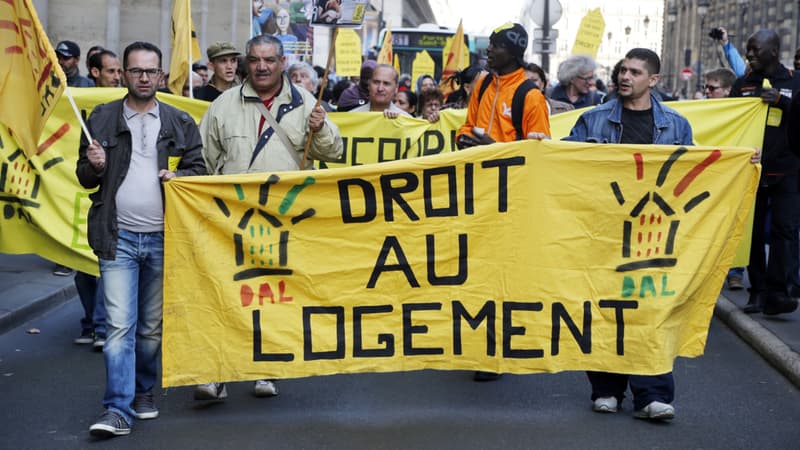 Paris: des manifestants protestent contre le niveau élevé des loyers
