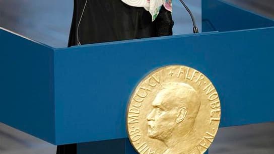 La militante yéménite des droits humains qui a reçu le prix Nobel de la paix 2011 a reproché la communauté internationale d'être indifférente vis-à-vis de la révolution dans son pays. Dans son discours d'acceptation à Oslo, Tawakul Karman a estimé que les