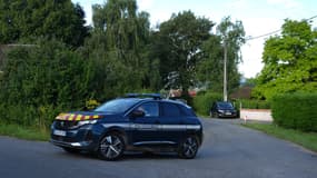 Une voiture de gendarmerie  le 14 juillet 2024 dans la commune d'Espinasse-Vozelle (Allier)