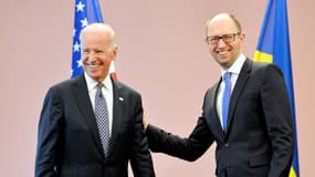 Joe Biden et le Premier ministre ukrainien, Arseni Iatseniouk.