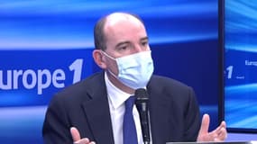 Covid-19: Jean Castex préconise de s'auto-confiner "huit jours avant Noël"