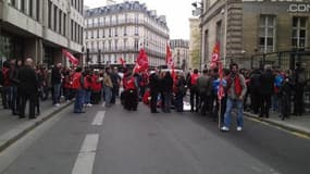 Les salariés de Virgin manifestant le 30 avril 2013 à Paris.