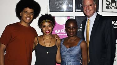 Bill de Blasio, en compagnie de sa famille, a 40 points d'avance dans les sondages.