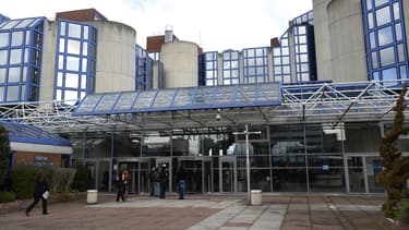 Le policier est jugé au tribunal correctionnel de Bobigny, en Seine-Saint-Denis.