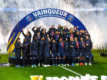 Le PSG célèbre sa victoire dans le Trophée des champions face à Toulouse (2-0), le 3 mars 2024 au Parc des Princes