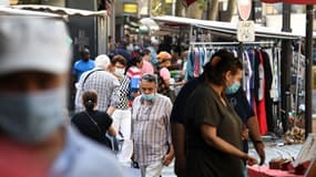 Un marché d'Ornano près de Paris le 11 août 2020.