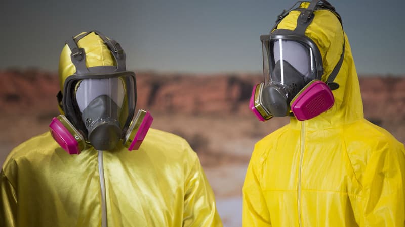 Les costumes des deux personnages de la série "Breaking Bad" exposés dans un musée de Washington