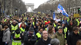 Gilets jaunes sur les Champs-Élysée à Paris s le 2 mars 2019.