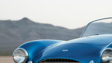 Cette Shelby Cobra est la première construite par Carroll Shelby.