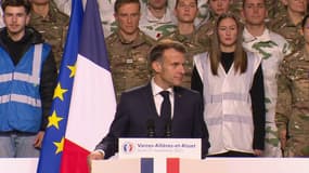 Emmanuel Macron lors d'un discours à Varces-Allières-et-Risset (Isère) le 27 novembre 2025