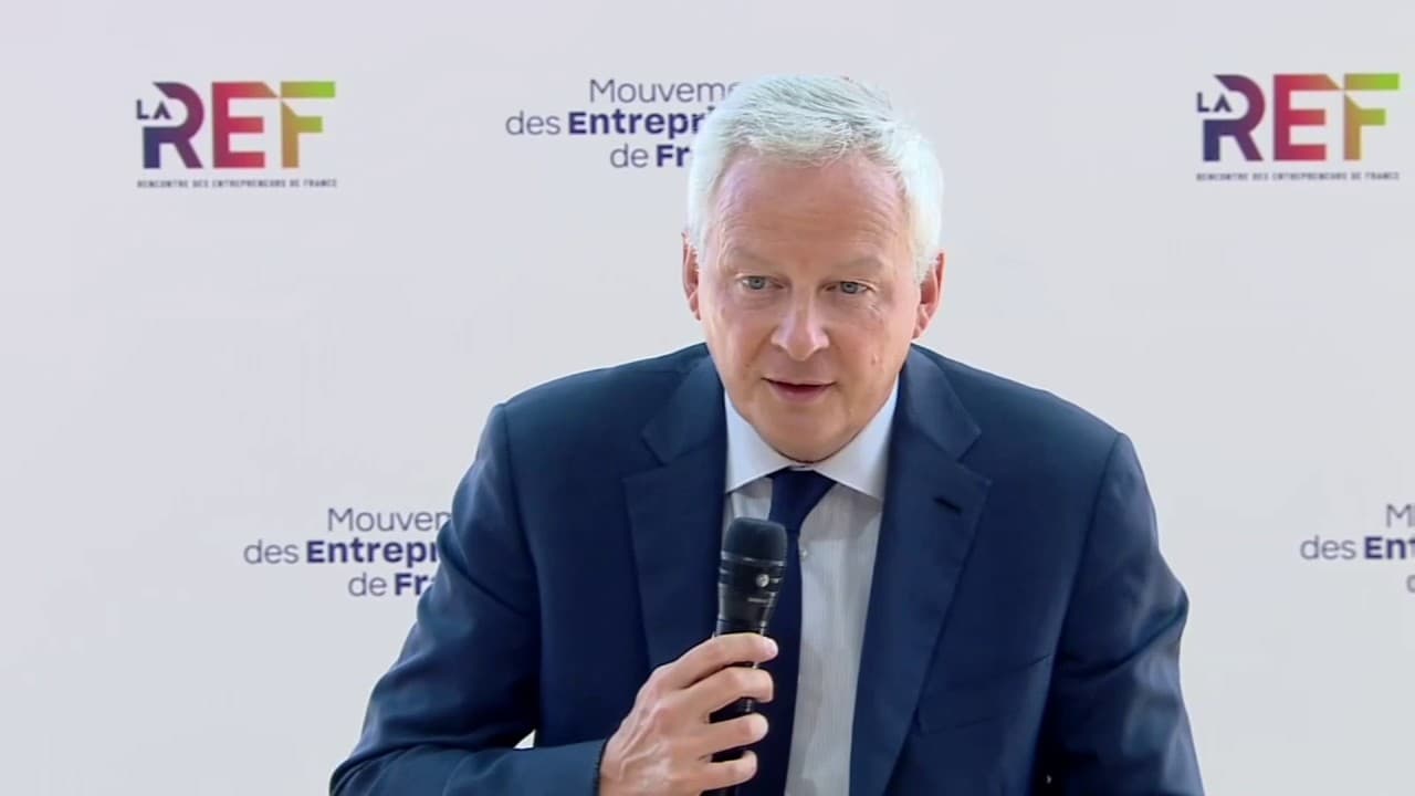 Bruno Le Maire: "Je veux rassurer Patrick Martin, nous continuerons à baisser les impôts des entreprises"