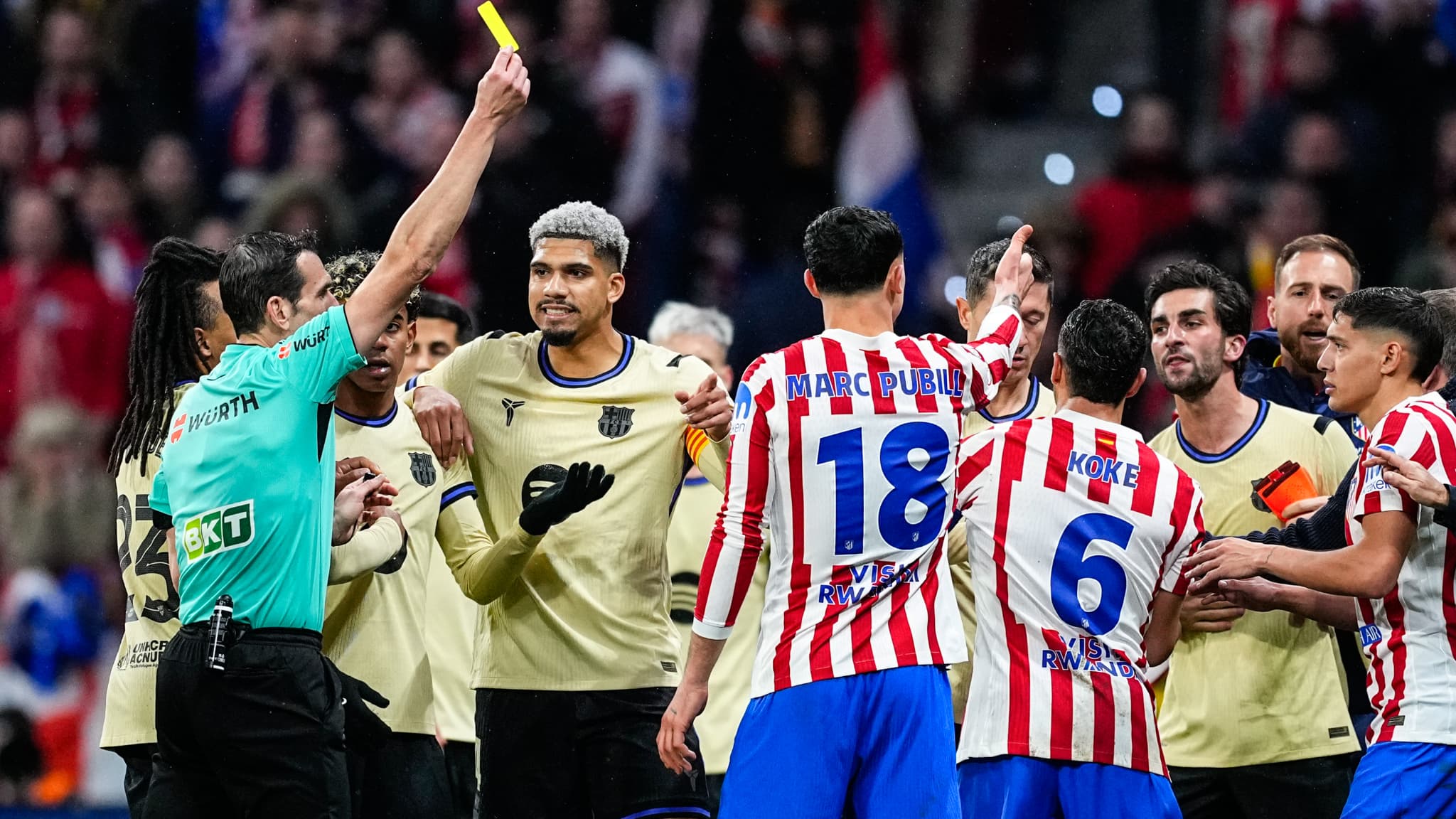 "Des erreurs d'arbitrage flagrantes": le communiqué cinglant du FC Barcelone pour protester contre l'arbitrage