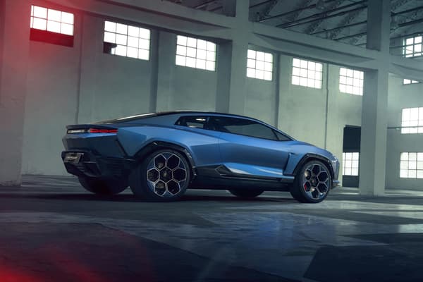 Le concept reprend des éléments vus sur les derniers modèles de Lamborghini, la Revuelto et l'Urus.