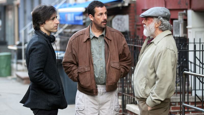 Noah Baumbach avec Adam Sandler et Dustin Hoffman sur le plateau de "The Meyerowitz Stories"