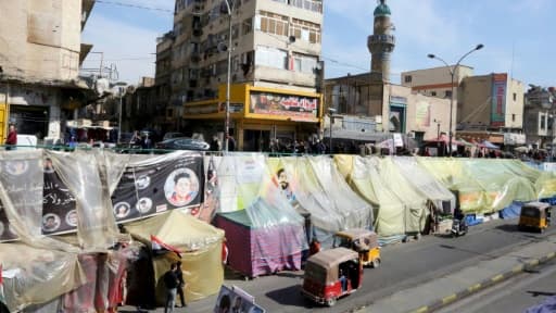 Photo montrant le campement des protestataires antipouvoir sur la place Tahrir, dans le centre de la capitale irakienne Bagdad, le 15 février 2020