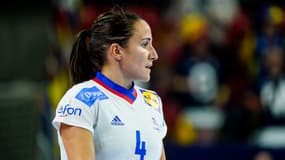Pauline Coatanéa lors de l'Euro 2022 de handball avec les Bleues.