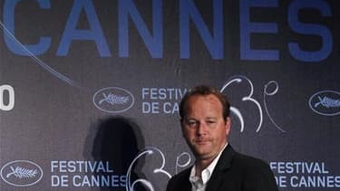Le réalisateur Xavier Beauvois, à Cannes. Deux films français en lice pour la Palme d'Or du 63e Festival de Cannes, "Des hommes et des dieux" de Xavier Beauvois et "Tournée" de Mathieu Amalric, ont reçu samedi respectivement le Prix du Jury oecuménique et