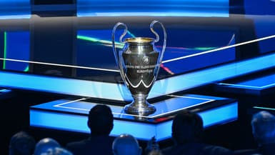Le trophée de la Ligue des champions lors d'un tirage au sort en août 2025