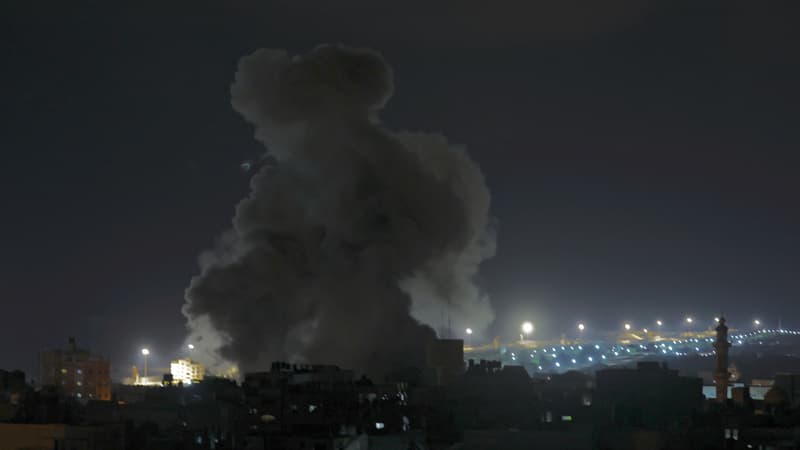 De la fumée s'élève après une frappe israélienne à Rafah, dans le sud de la bande de Gaza, le 6 août 2022. PHOTO D'ILLUSTRATION