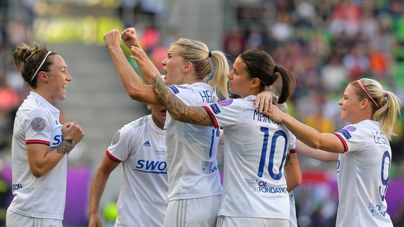 Ada Hegerberg célébrant avec les Lyonnaises, à Budapest le 18 mai 2019