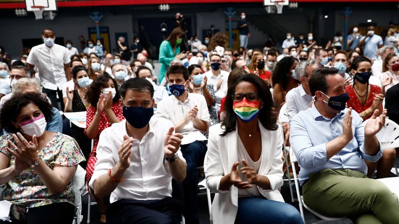 Le patron du PS Olivier Faure aux côté de la candidate socialiste francilienne Audrey Pulvar, le 16 juin 2021