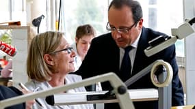 A trois jours du premier anniversaire de son élection à l'Elysée, François Hollande a tenu un discours volontariste vendredi dans le Doubs. Le chef de l'Etat, qui a visité deux entreprises florissantes installées en zone rurale, a invité le pays à "se bat