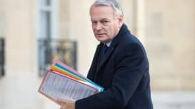 Le Premier mministre Jean-Marc Ayrault arive à l'Elysée pour un Conseil des ministres