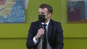 Emmanuel Macron à Saclay le 21 janvier 2021