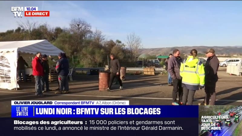 Colère des agriculteurs: septième jour de blocage sur l'A7, à Albon dans la Drôme