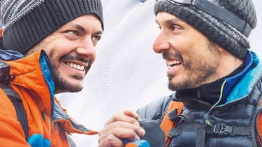 Kev Adams et Vincent Elbaz dans "Tout là-haut".