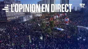 Des manifestants sur la place d'Italie lors de la deuxième journée de mobilisation contre le projet de réforme des retraites, à Paris, le 31 janvier 2023. 