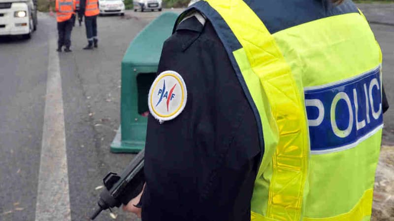 Une agent de la police aux frontières près de la Belgique en novembre 2015 (image d'illustration)
